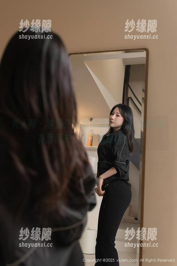 秀人网-李丽莎 秀人网 - 李丽莎的私房精选作品,清纯感扑面而来,简直想偷偷合影