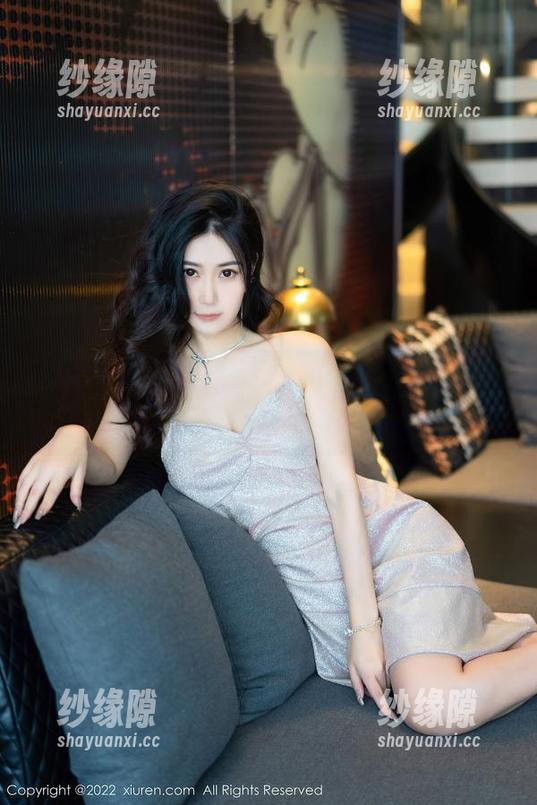 秀人网-王乔恩Abby 秀人网 - 写真里的王乔恩Abby和她的棉袜,这画面,别有一番滋味。