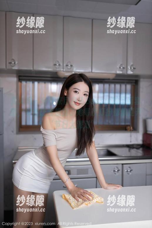 秀人网-白洁Bessie 秀人网 - 分享来自白洁Bessie的圣诞套图,突然让我想到了她每次打扮都像是开‘节日大派对’。