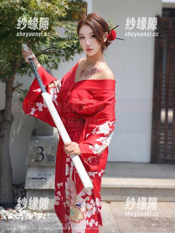 秀人网-蓝夏 秀人网 - 蓝夏的粉色写真,网盘竟成了‘隐藏的彩虹’。