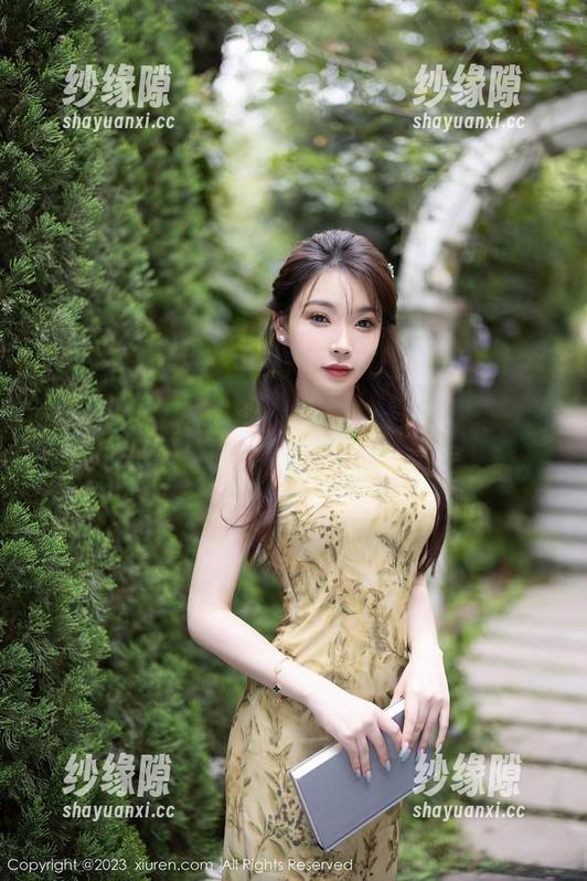 秀人网-软糖爱喝奶 秀人网 - 私房故事中的软糖爱喝奶,旅拍原图真让人想念那种氛围!