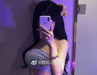微密圈 - 私房视角下的脸红Dearie:清纯只是个幻影