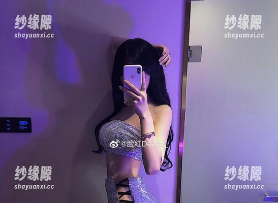脸红Dearie 微密圈 - 私房视角下的脸红Dearie:清纯只是个幻影