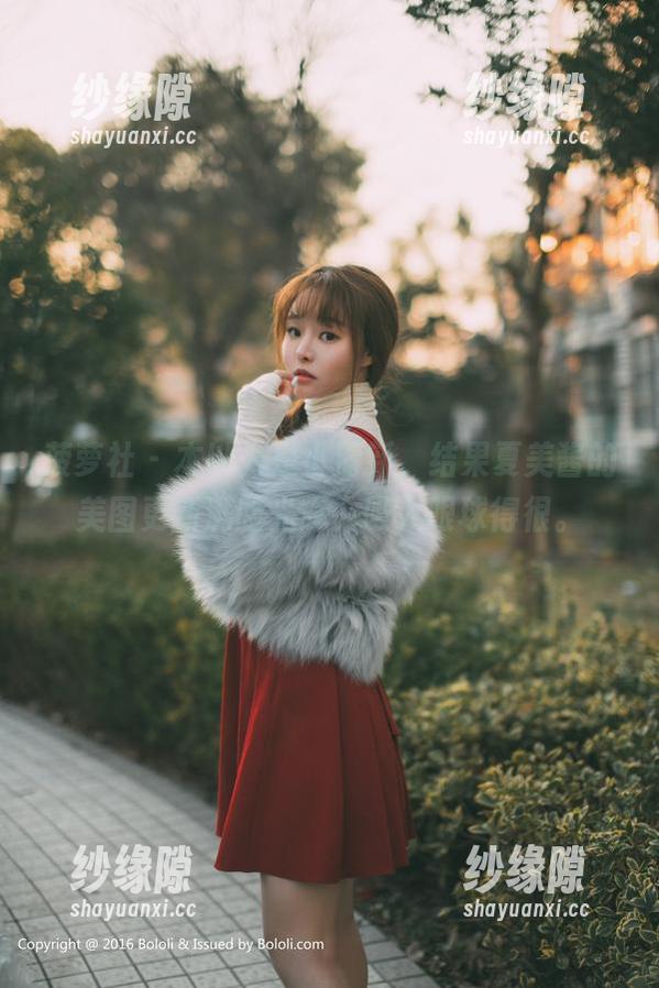 菠萝社 - 本以为是小清新，结果夏美酱的美图更新满脸光辉，吸人眼球得很。