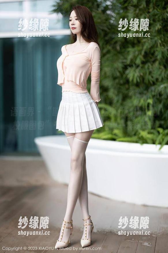 语画界-奶瓶 语画界 - “断章取义的学生时代:奶瓶的校服图包”——下载就像上课一样easy!