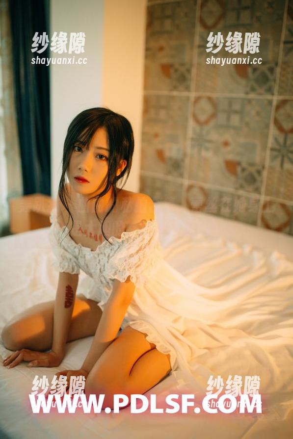 轰趴猫-曲曲 轰趴猫 - 曲曲的私拍合集,蕾丝在她身上是大胆的,还是害羞的?