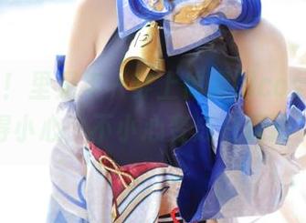 天然呆!里见年一穿上体操服cos,下载得小心,不小心变成白眼狼!