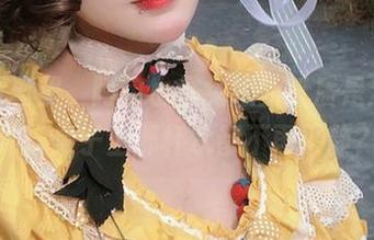 女王写真里,阿包也是兔娘的气质是怎么做到让桌子上那杯水都不再平静?