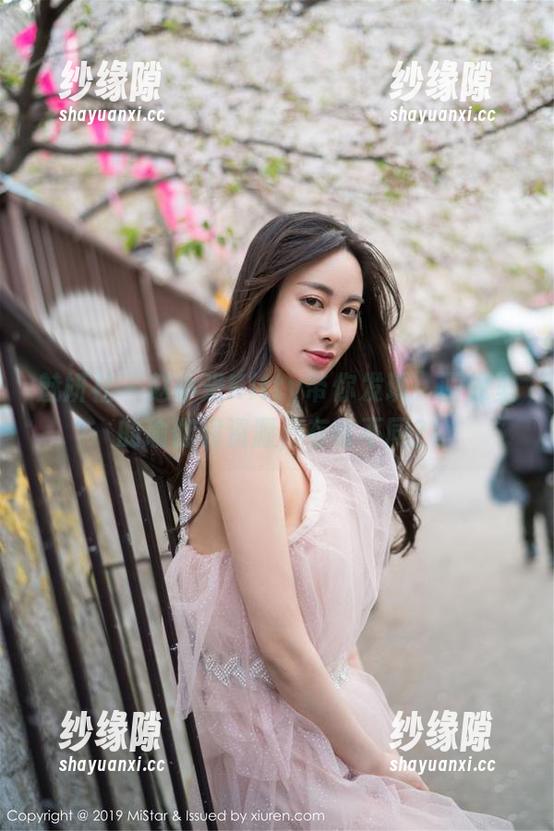 魅妍社 - 赵小米Kitty带你发现：画像里的瑜伽和资源，有啥不同？