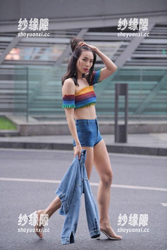 魔镜街拍 - 私拍图包：婷婷的灰裙私藏，OL风的休闲魅力，咋就这么让人心痒痒呢？