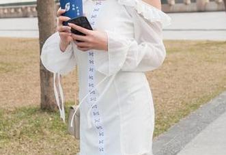 魔镜街拍 - 有了艾小青的纯白，你的视线会停留还是溜走？原图上线！
